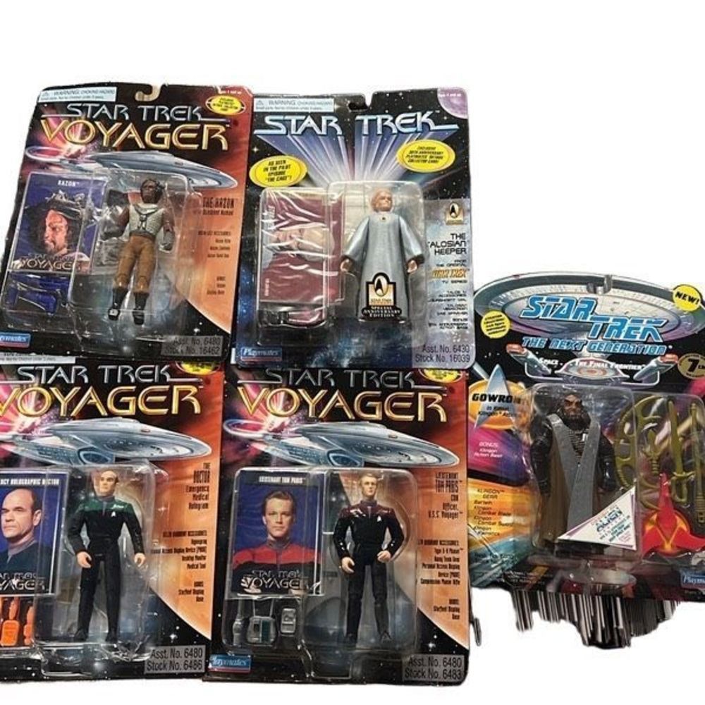 5 Star Trek / Star Trek Voyager Figures on Card (LT. Tom Paris, The Doctor, Klin